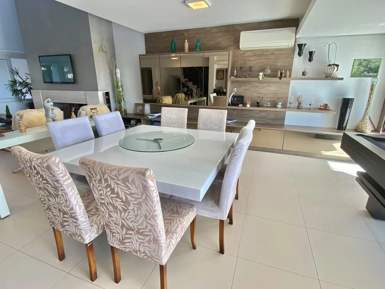 Imagem Casa em Ipanema com 4 Dormitórios sendo 3 Suíte