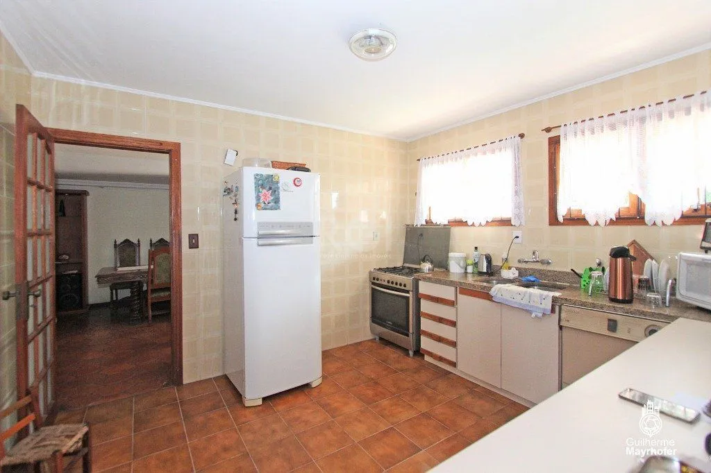 Imagem Casa para Venda - 326m², 3 dormitórios, sendo 3 suites, 4 vagas - Glória