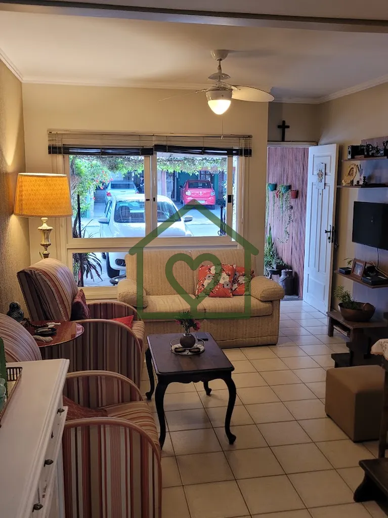 Imagem Casa Aconchegante em Condomínio Fechado 133m² 2 Dormitórios + Sótão Se você procura segurança...