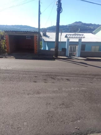Imagem Casa para Venda em Concórdia, Industriários, 5 dormitórios, 2 banheiros, 1 vaga