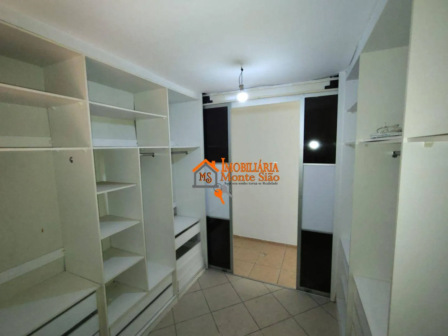 Imagem Sobrado com 3 dormitórios à venda, 200 m² por R$ 900.000,00 - Jardim Santa Clara - Guarulhos/SP