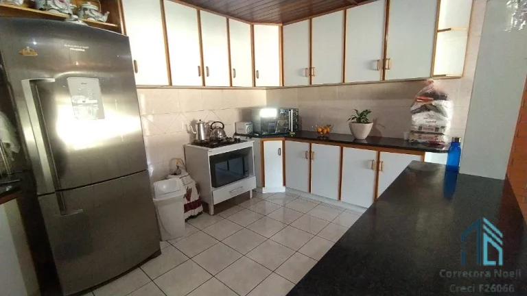 Imagem (PERMUTA) Casa a venda Semi mobiliada, 03 quartos, 04 vagas, churrasqueira no Boqueirão em Curitiba PR