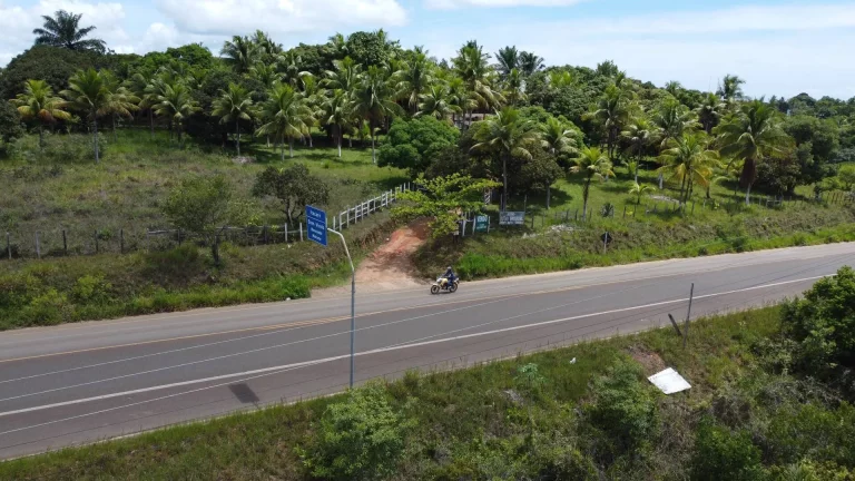 Imagem Excelente terreno em Itacaré cerca de 2 km do centro da cidade com linda vista para formosa peníns...