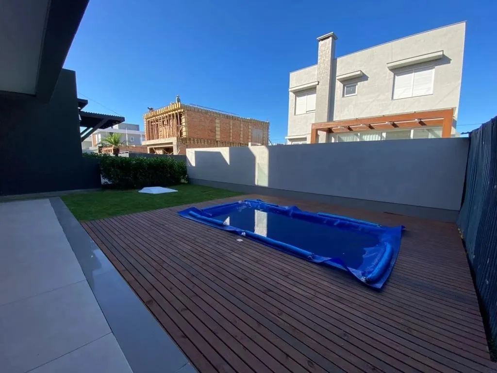Imagem Sobrado novo mobiliado com piscina aquecida