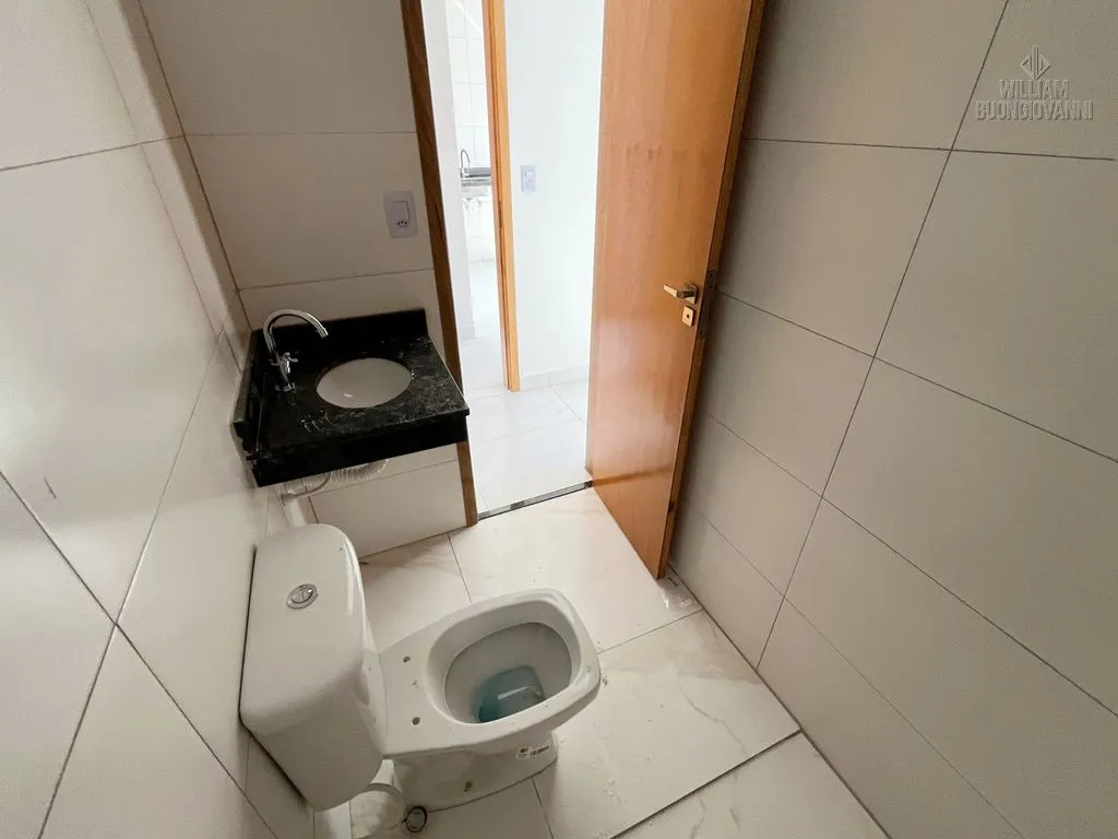 Imagem Casa de condomínio na Vila Tupi, 2 Dormitórios com Suíte! Sobreposta Alta!