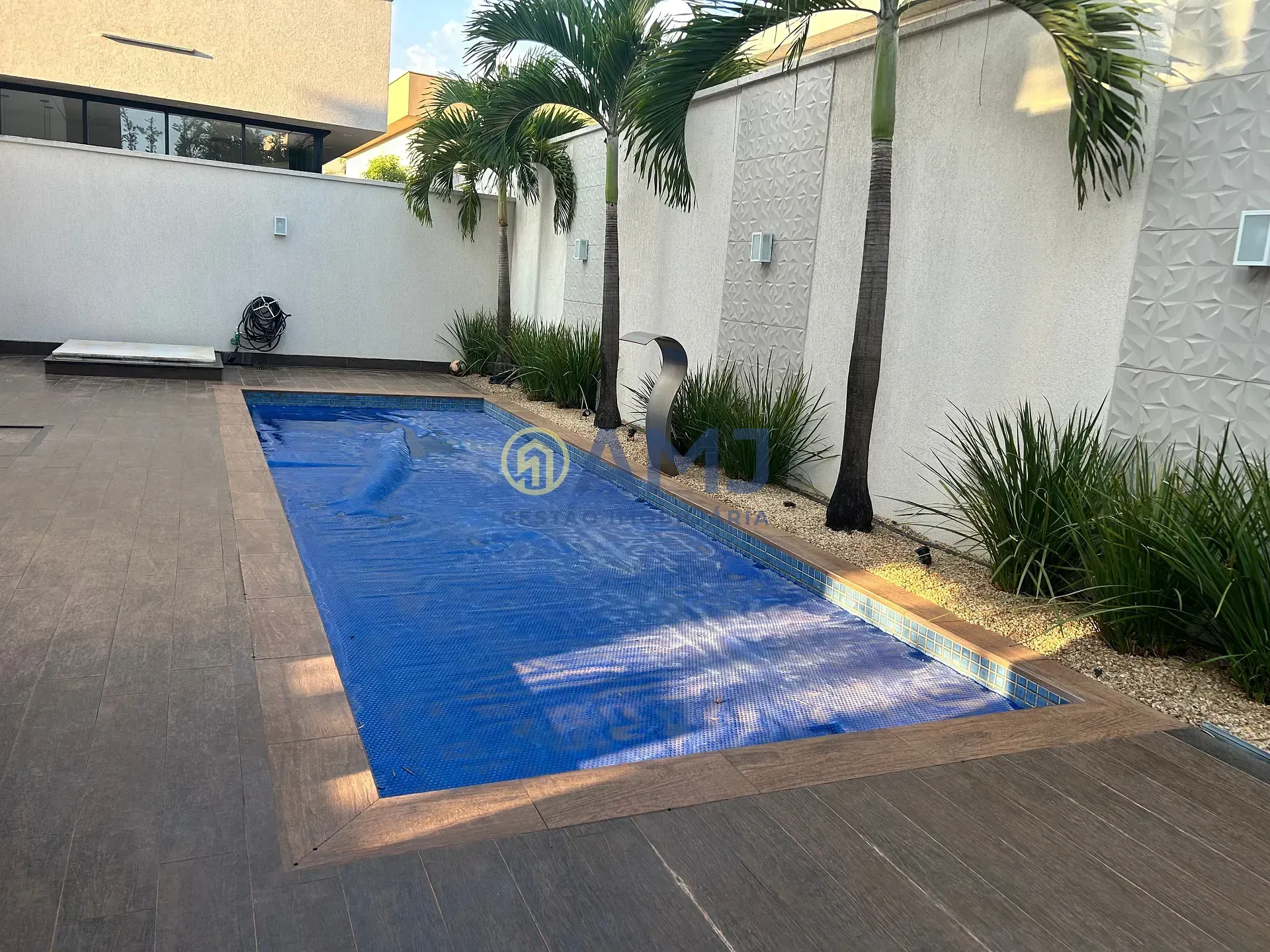 Imagem Sobrado mobiliado e decorado à venda, Jardins Lisboa, Goiânia, GO