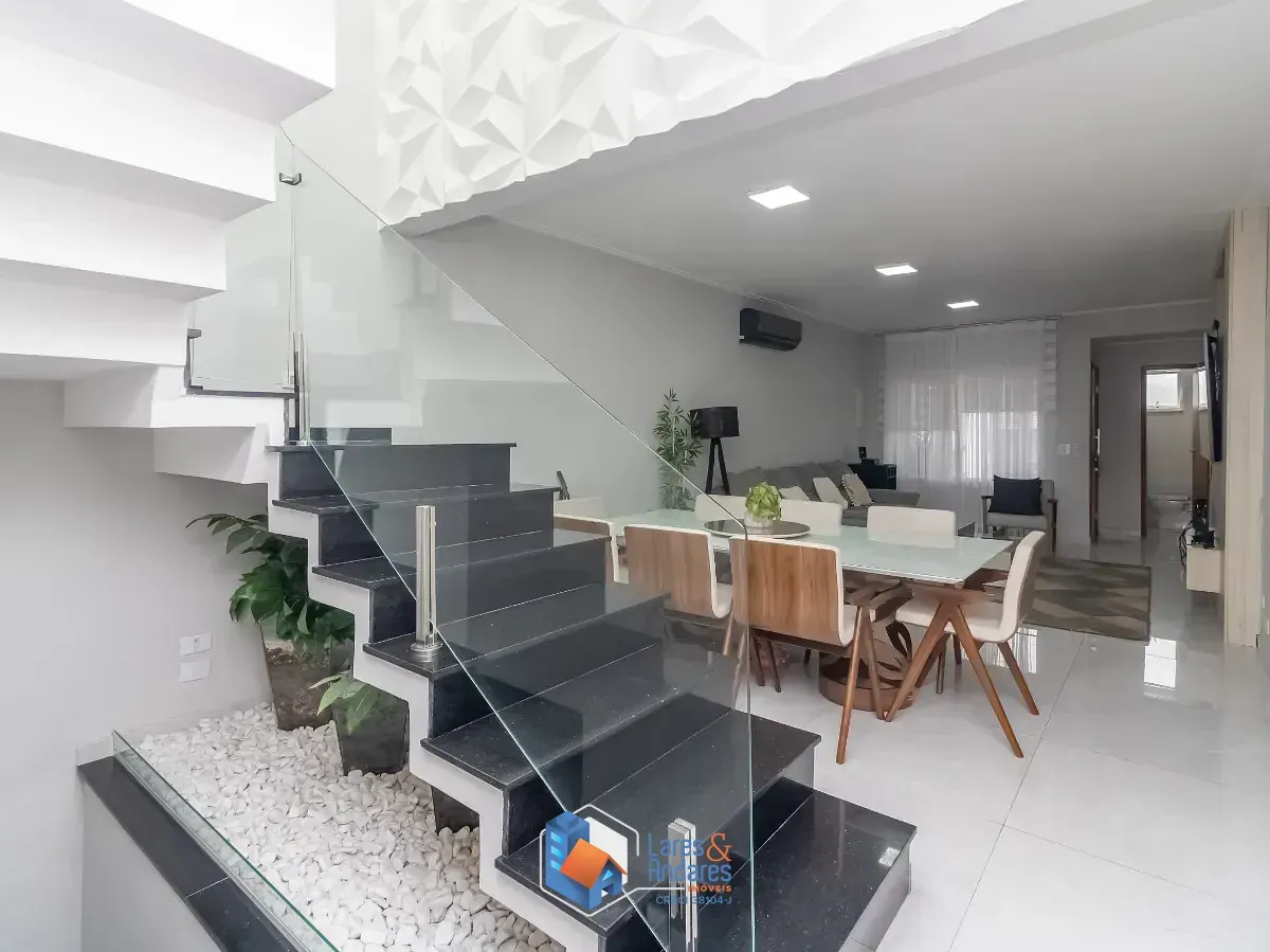 Imagem Sobrado para venda em City Recanto Anastácio com 3 quartos, sendo 3 suítes, 158m²