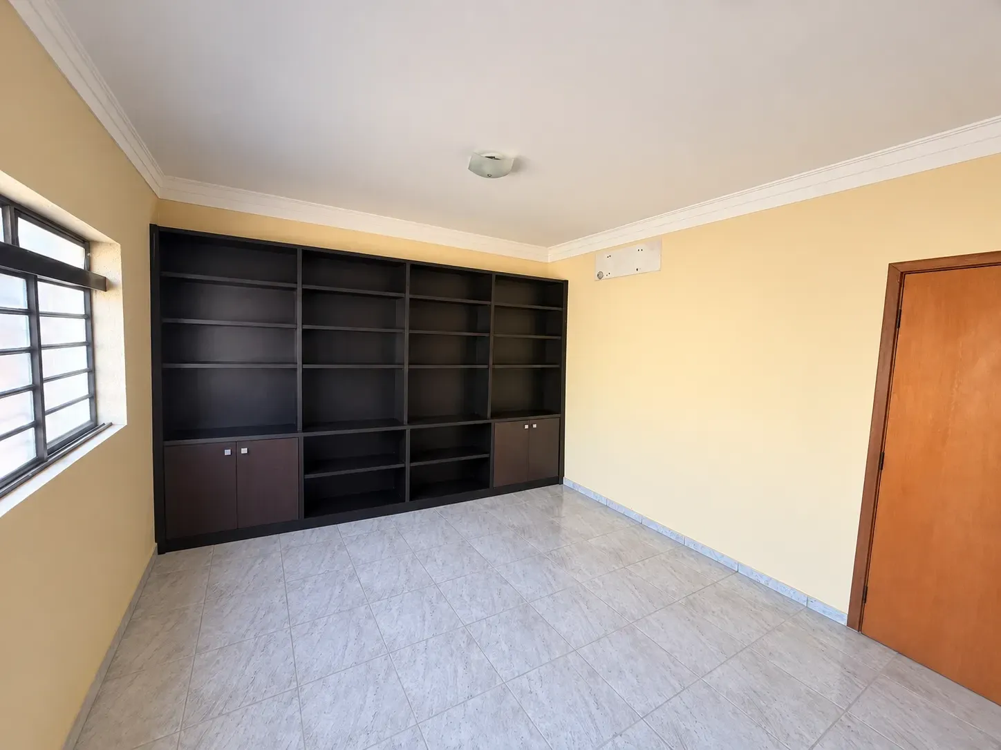 Foto do imóvel: Casa com 3 Quartos à Venda, 240 m² em Vila Curti
