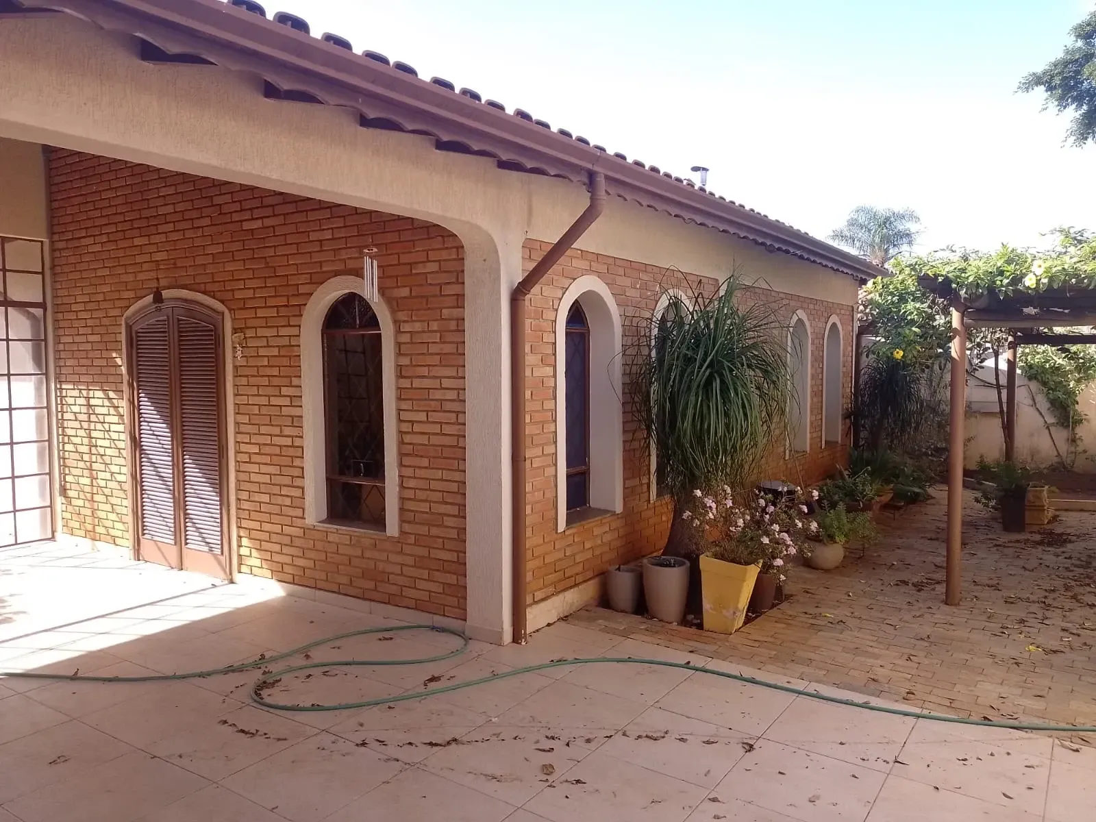 Imagem Casa com 2 Quartos à Venda, 2 m² em Santo Antônio - Jundiaí