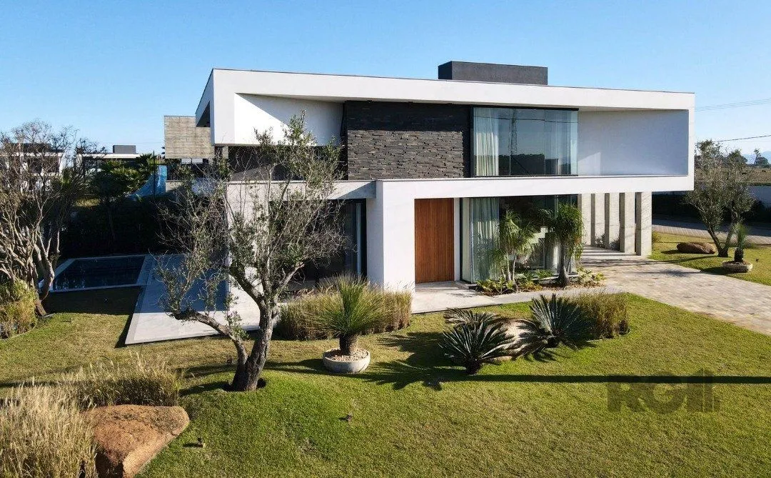 Imagem Casa de Condomínio em Atlântida Sul