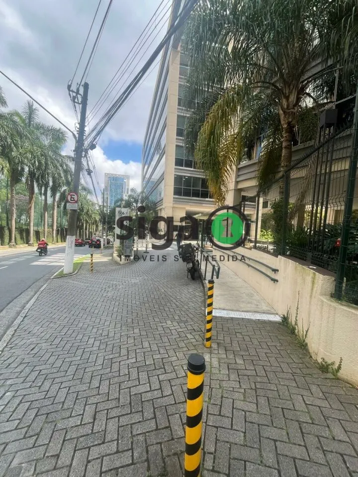 Imagem Sala comercial na Vila Andrade de 3 Salas com 2 Vagas - 64m² à Venda.
