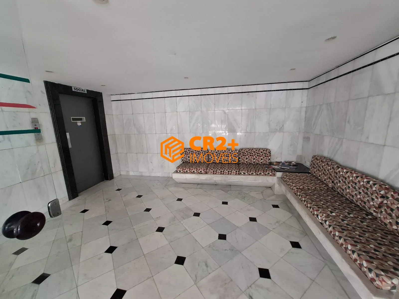 Imagem Vendo apartamento reformado em Boa Viagem com 121m² 03 quartos 01 suite 01 vaga