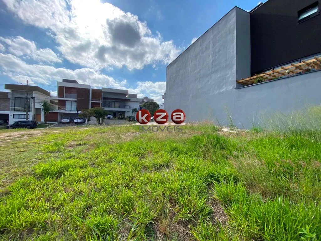 Imagem Terreno à Venda em Valinhos-SP Condomínio Bosque dos Cambarás 330m² de Área
