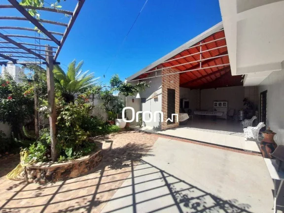 Imagem Sobrado com 3 dormitórios à venda, 270 m² por R$ 1.410.000,00 - Jardim América - Goiânia/GO