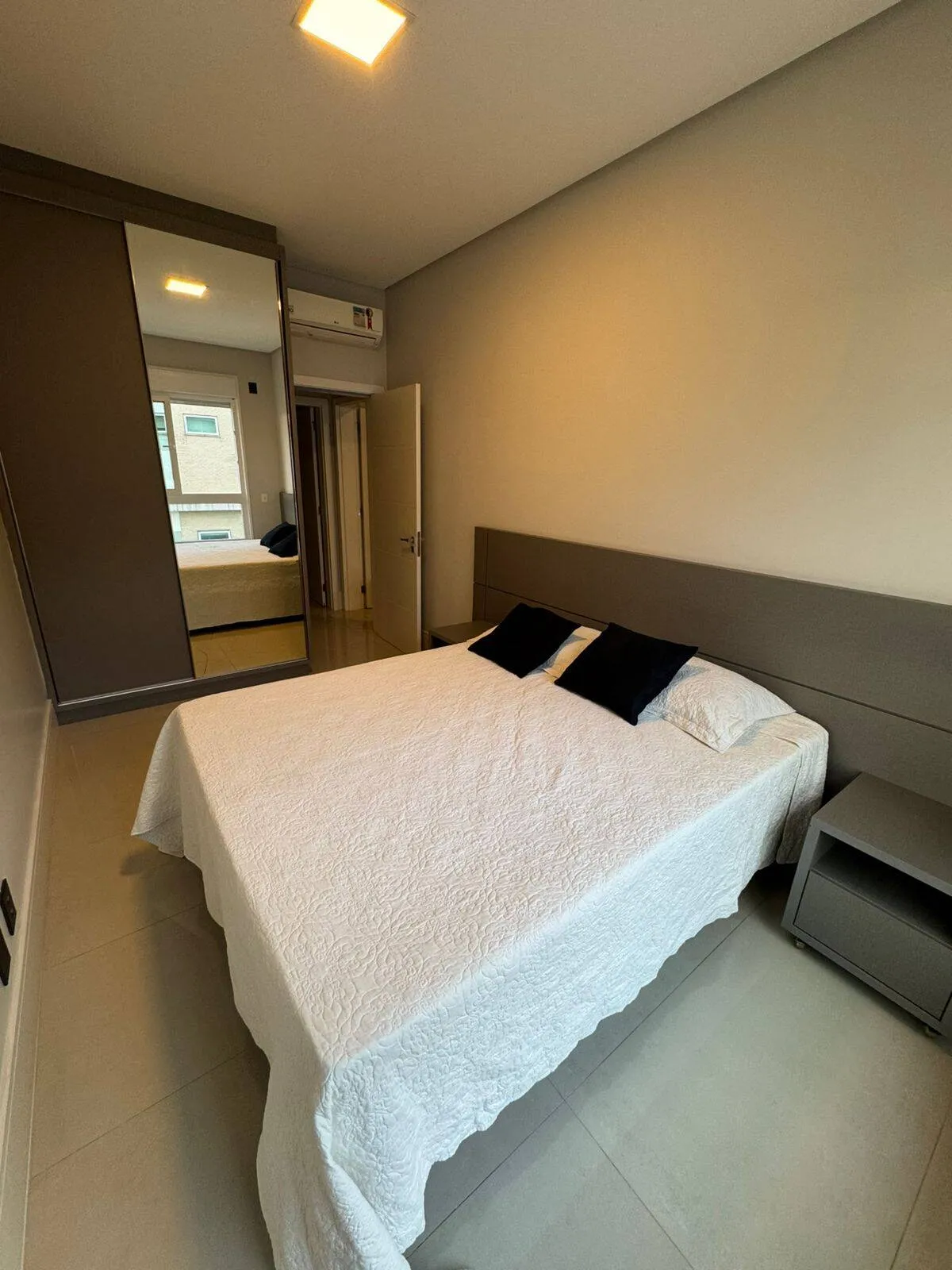 Imagem Apartamento 3 dormitórios em CanaJurê - Florianópolis- SC