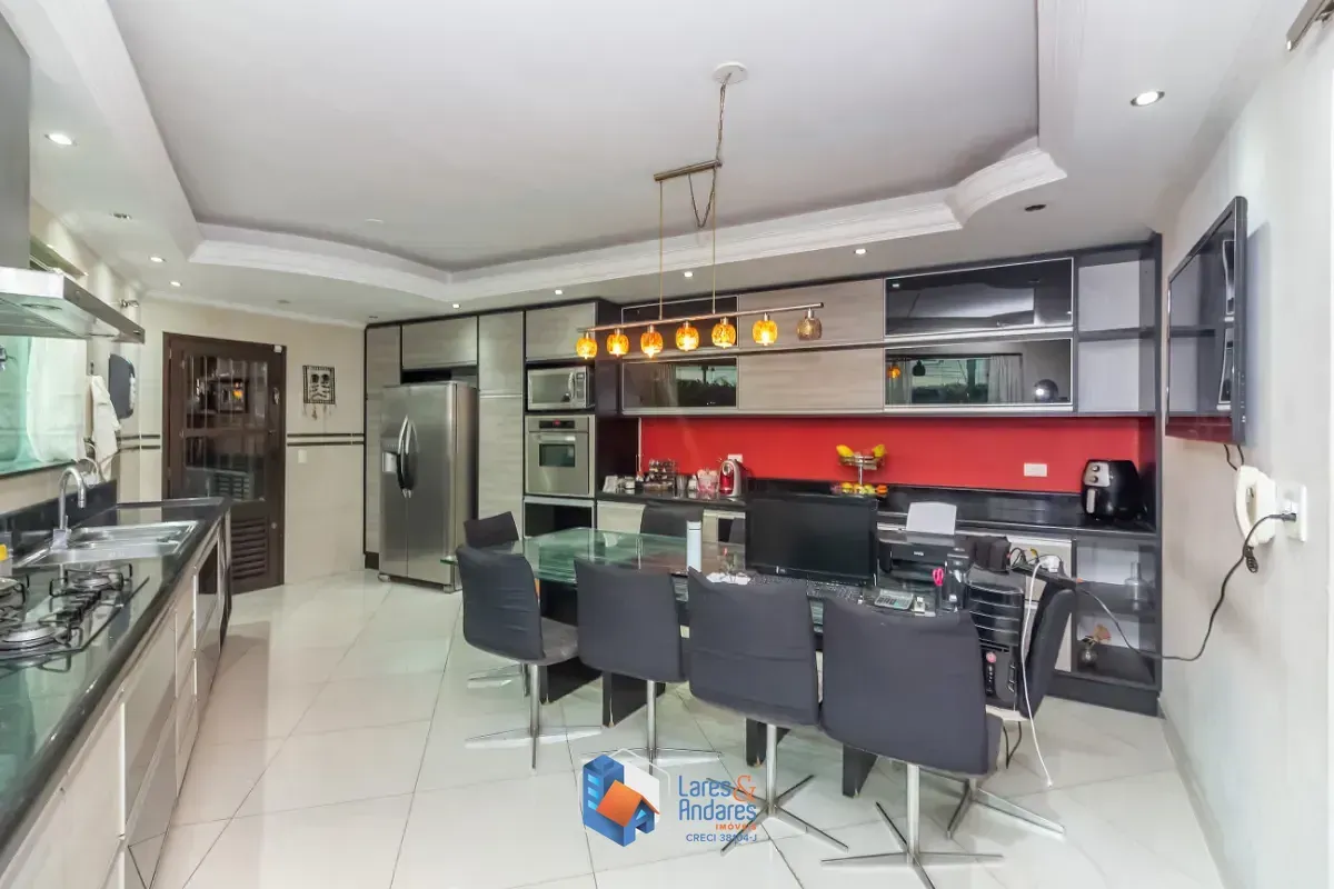 Imagem Sobrado para venda em Nossa Senhora do Ó com 3 quartos, sendo 3 suítes, 324m²