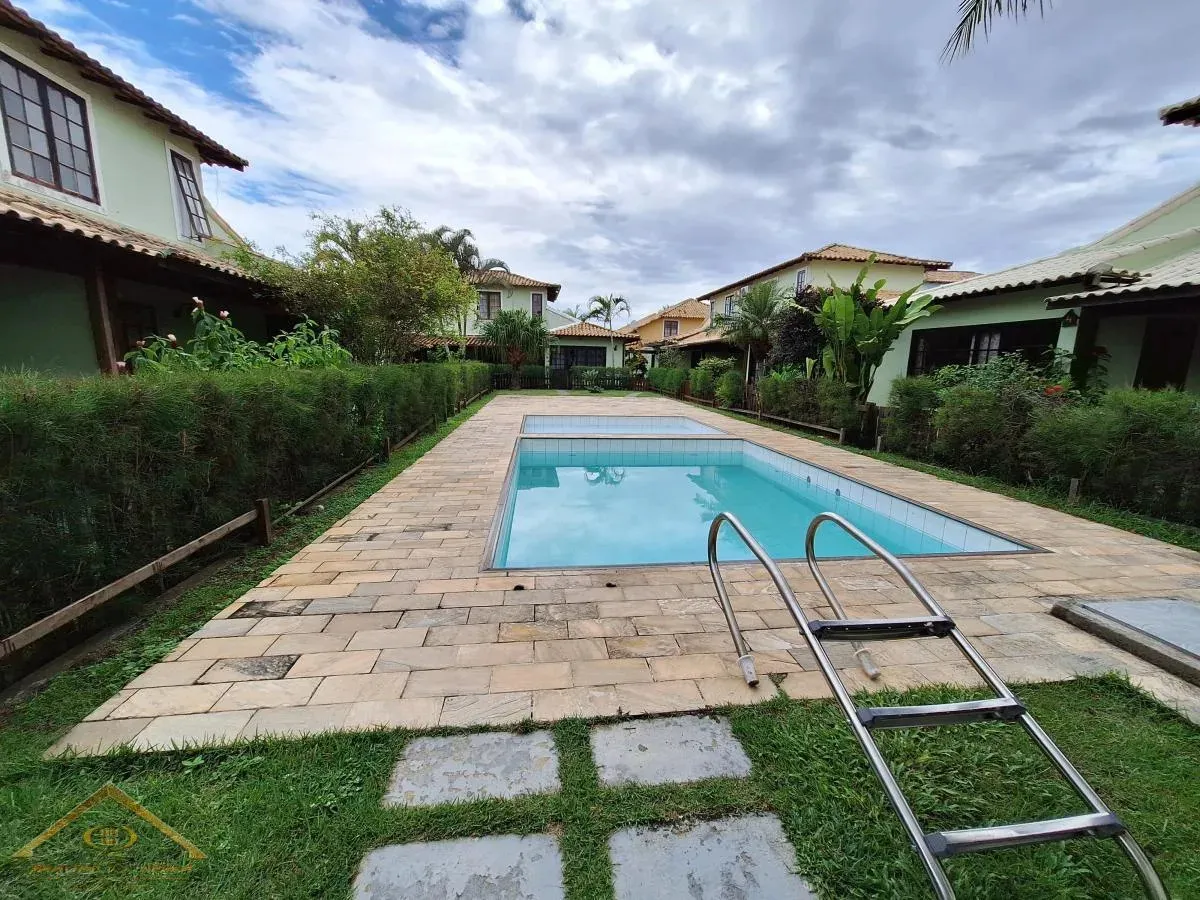 Imagem Casa em Condomínio para Venda em Cabo Frio / RJ no bairro Peró