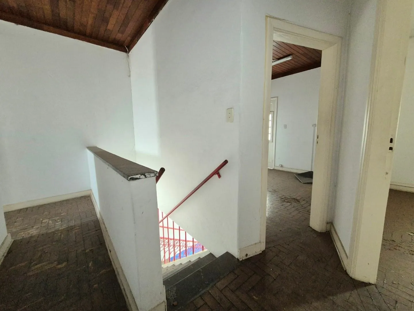 Imagem Imóvel Comercial Exclusivo no Centro de Pindamonhangaba com Estrutura Versátil e Localização Estratégica!