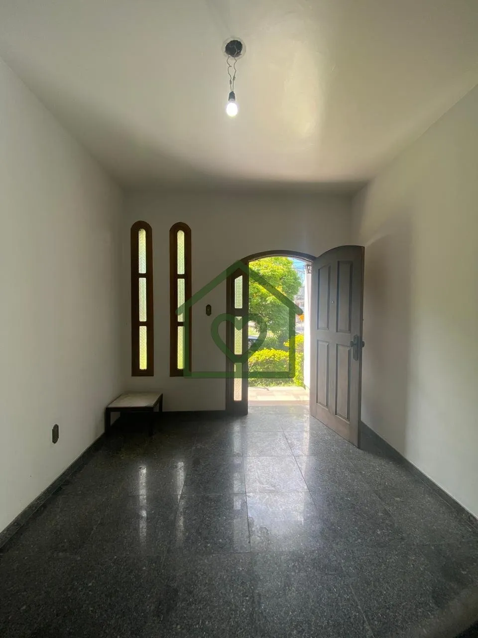 Imagem Casa Ampla com 6 Suítes na Praça Lima Duarte, 57

Excelente imóvel com 859 m² de área total e 4...
