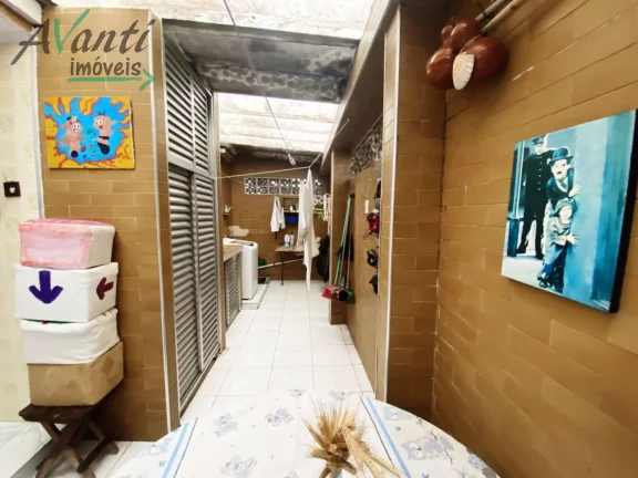 Imagem Sobrado com 3 Quartos e 2 Vagas à venda, no bairro Encruzilhada em Santos - SP