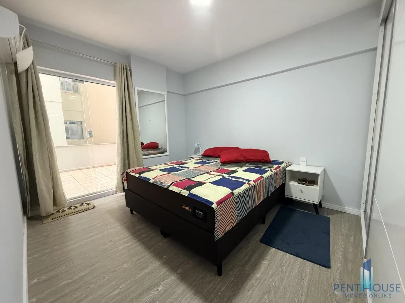 Imagem Apartamento com Terraço para Venda em Balneário Camboriú, CENTRO, 2 dormitórios, 1 banheiro, 1 vaga