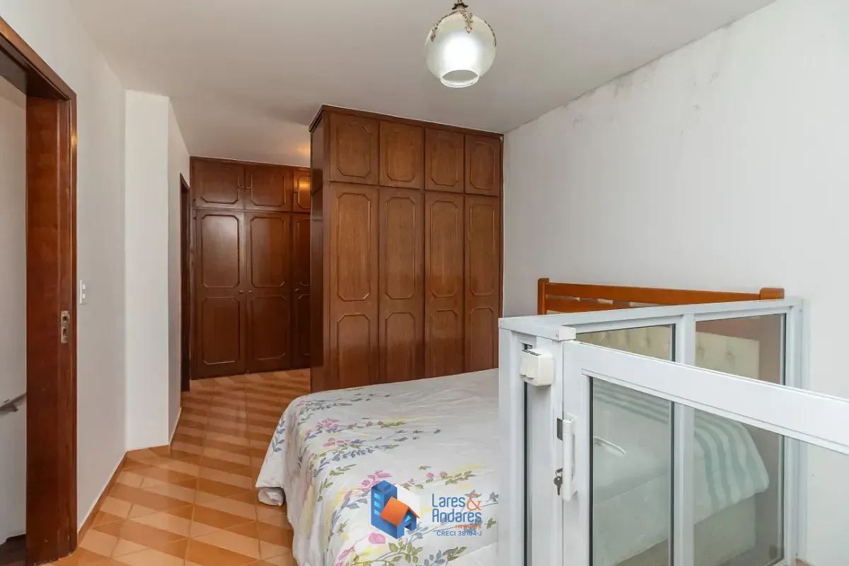 Imagem Sobrado para venda em Planalto Paulista com 3 quartos, sendo 3 suítes, 257m²