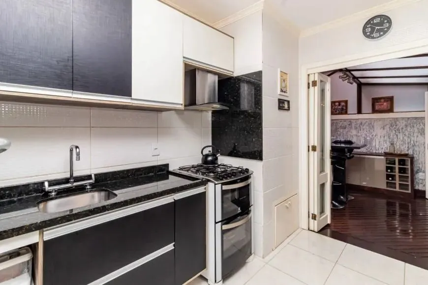 Imagem Belíssima casa em Condomínio com 3 dorm - próximo ao Iguatemi