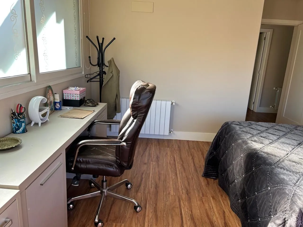 Imagem Vende-se luxuosa casa com 4 suítes e 430m² - Gramado