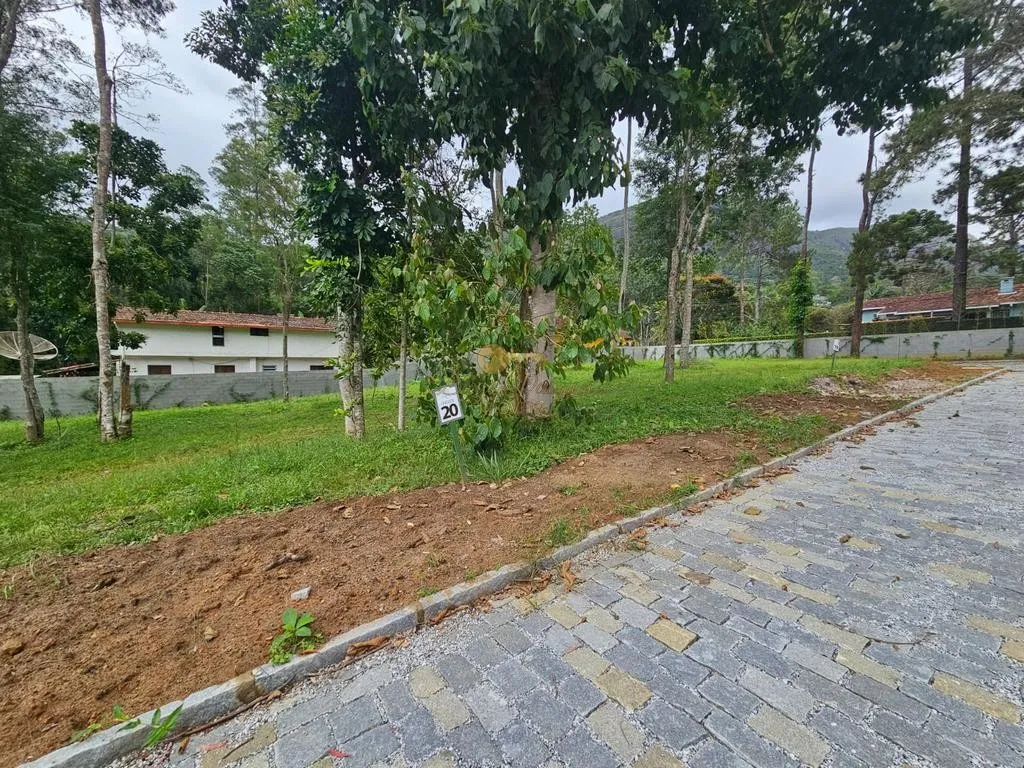 Imagem Terreno em Condomínio para Venda em Teresópolis / RJ no bairro Parque do Imbui