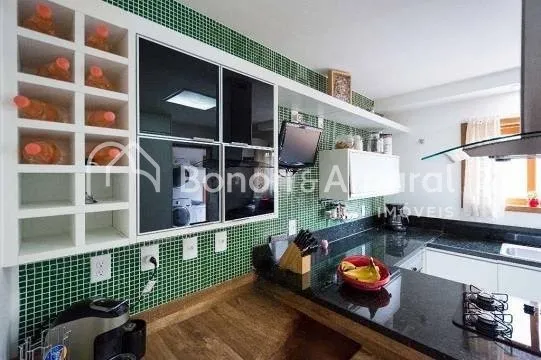 Imagem Casa de condomínio com 340 m² e 4 quartos