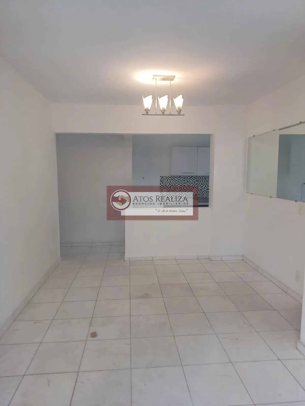 Imagem Alugo oportunidade, condomínio clube na região do Morumbi. Apartamento de 70m², com 3 dormitórios com Armários, sendo 1 Suíte, 2 banheiros, Cozinha americana com armários, 2 Vargas de garagem cobertas, mercadinho no condomínio, lazer completo por um valor