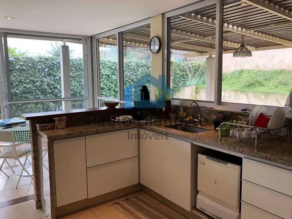 Imagem Casa Moderna à venda no Centro da Granja Viana