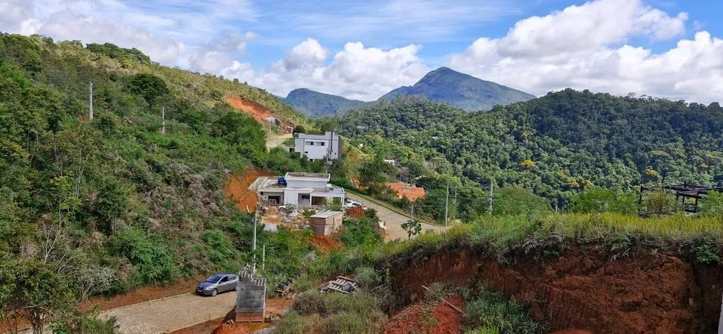 Foto do imóvel Terreno em Condomínio para Venda em Teresópolis / RJ em Rua Panamá