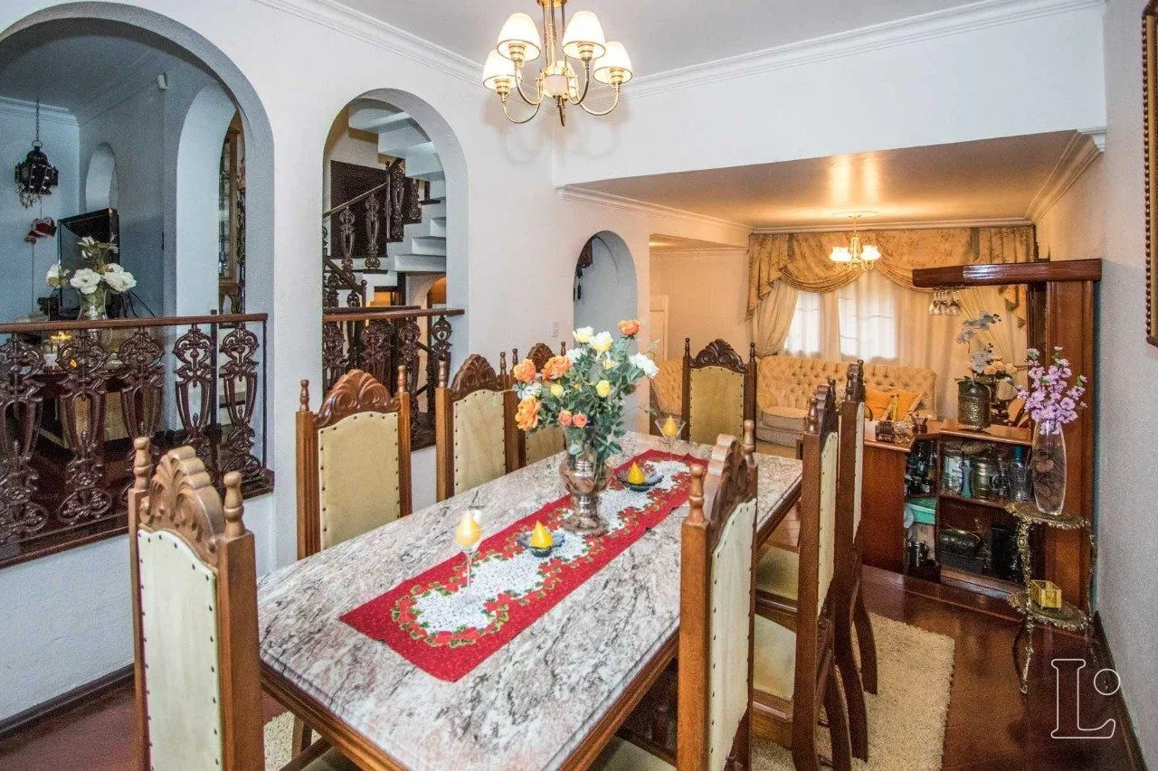 Imagem Casa para Venda - 485m², 4 dormitórios, sendo 1 suites, 3 vagas - Cristal