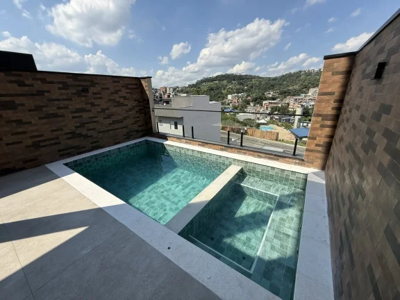 Imagem Casa Alto Padrão com Piscina e Salão, Nova Jaguari SP
