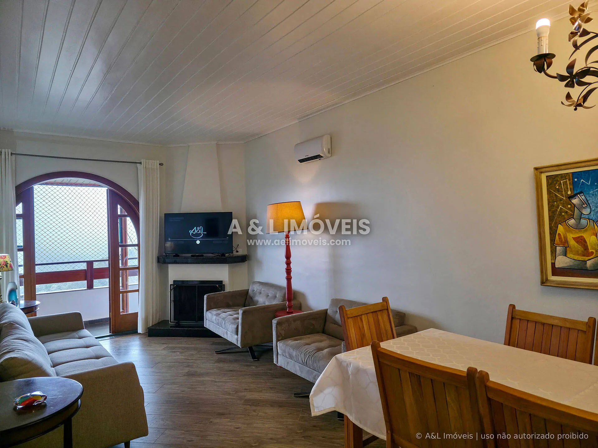 Imagem Duplex Alto do Capivari | 100,21 m² | Lareira | Condomínio Resort