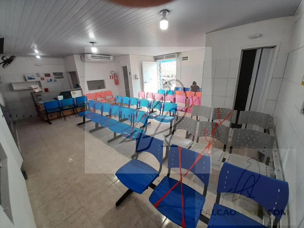 Imagem Vendo casa comercial em Cajazeiras VIII, Salvador-BA