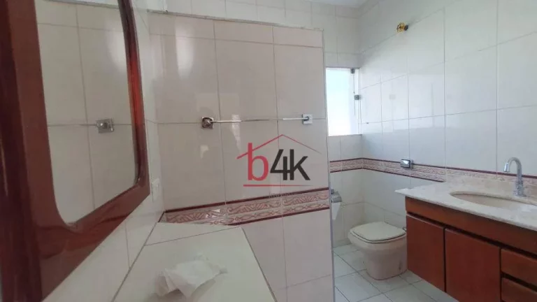 Imagem Casa comercial com 3 quartos sendo 1 suíte para alugar no Brooklin - Rua Santo Arcádio - Brooklin.