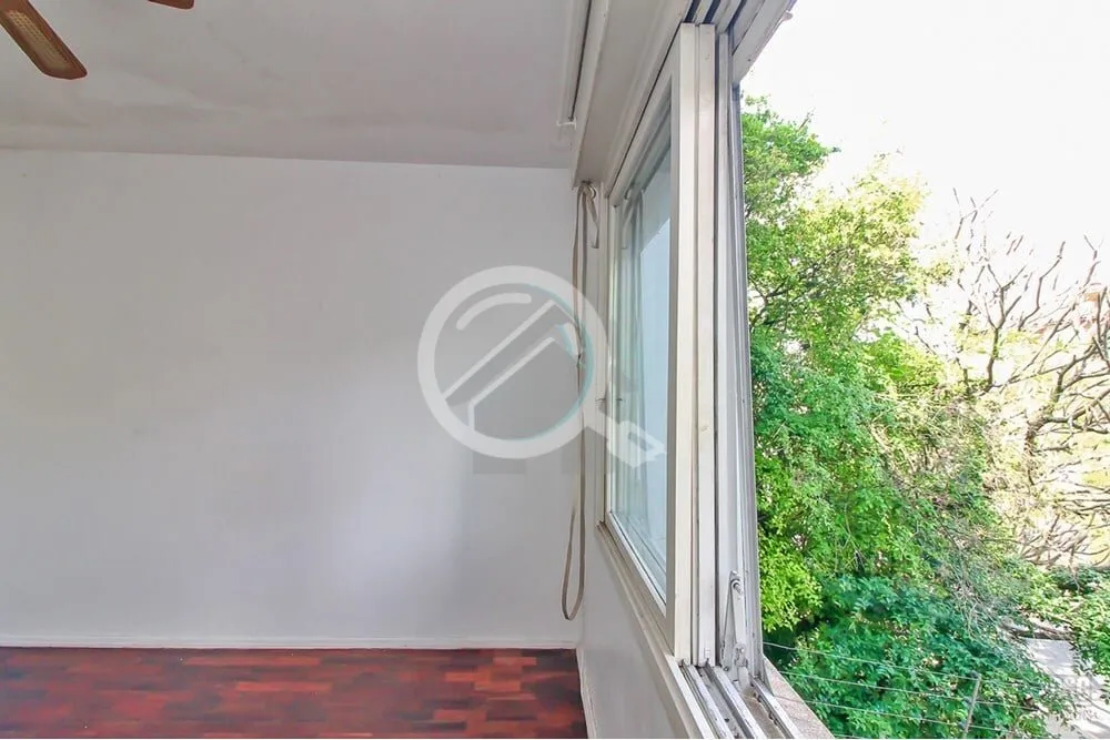 Imagem Bem-vindo ao seu novo lar no Petrópolis em Porto Alegre! Este apartamento charmoso e espaçoso, com...