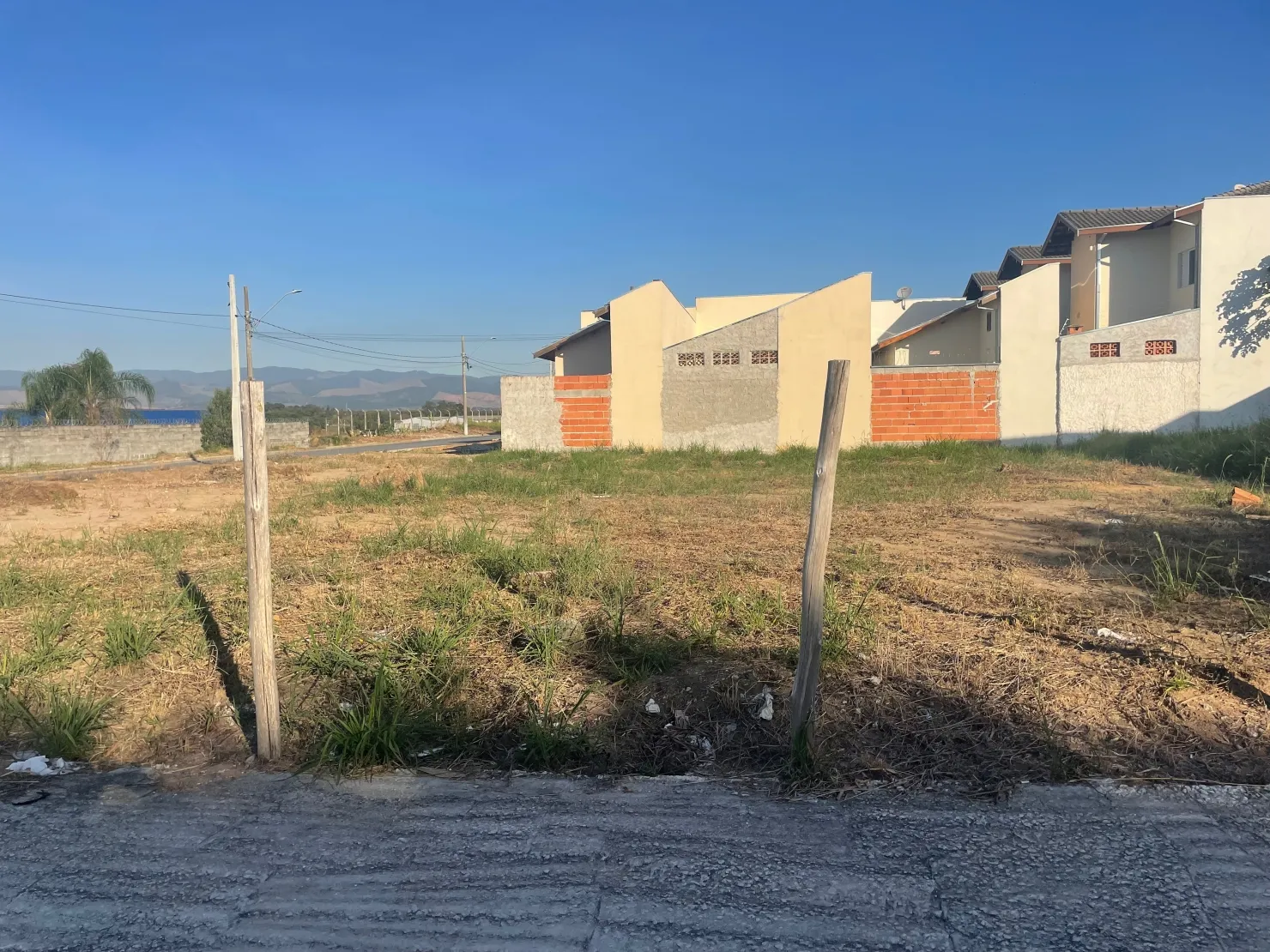 Imagem Terreno à venda 200M², Parque das Palmeiras, Pindamonhangaba - SP