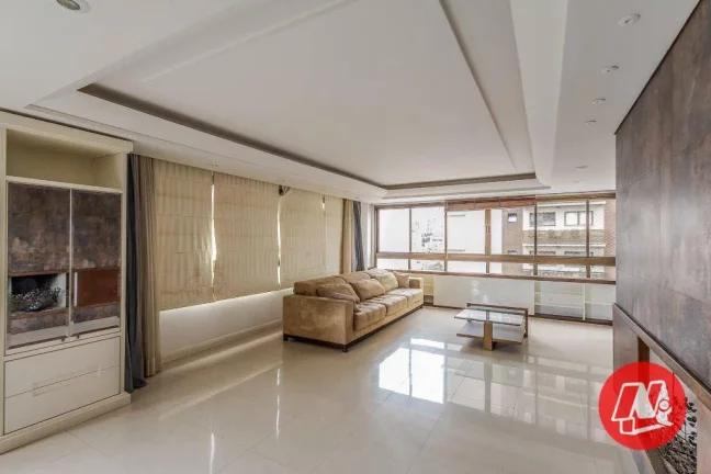 Imagem No bairro Petrópolis , 220 m², 3 suites, 4 vagas e infraestrutura.