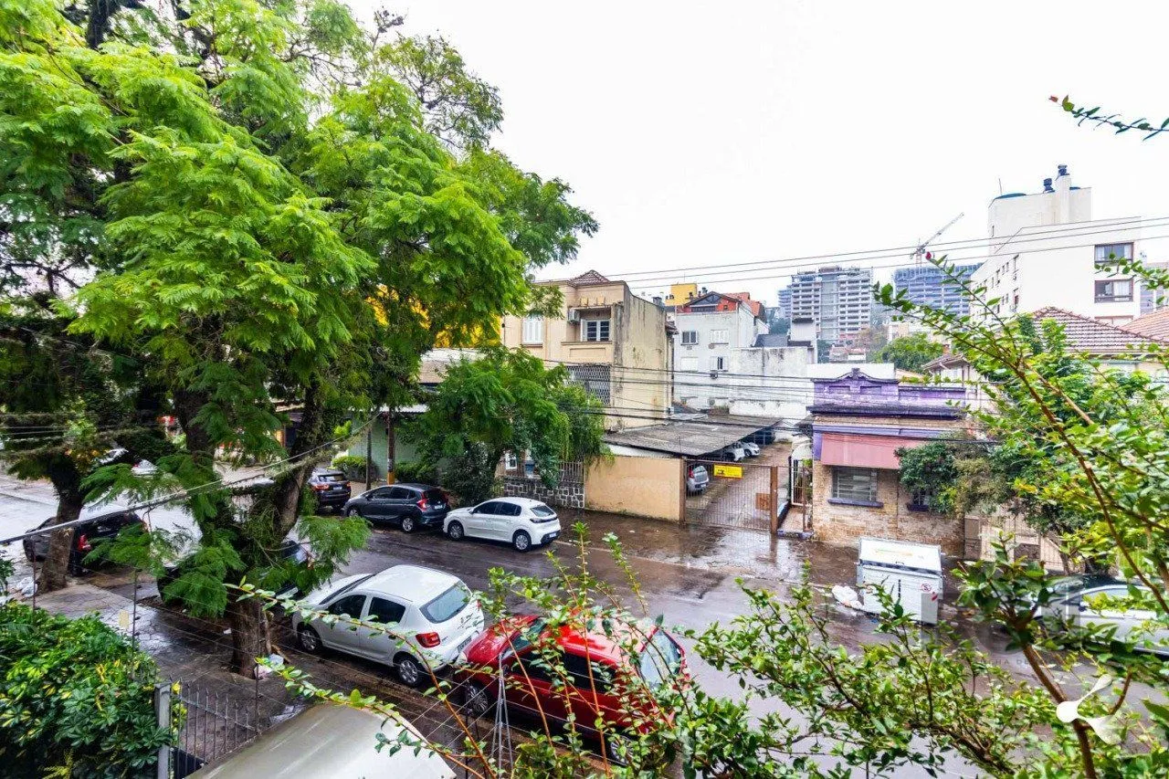 Imagem Apartamento com 2 dormitórios e 1 vaga de garagem escriturada bairro Rio Branco
