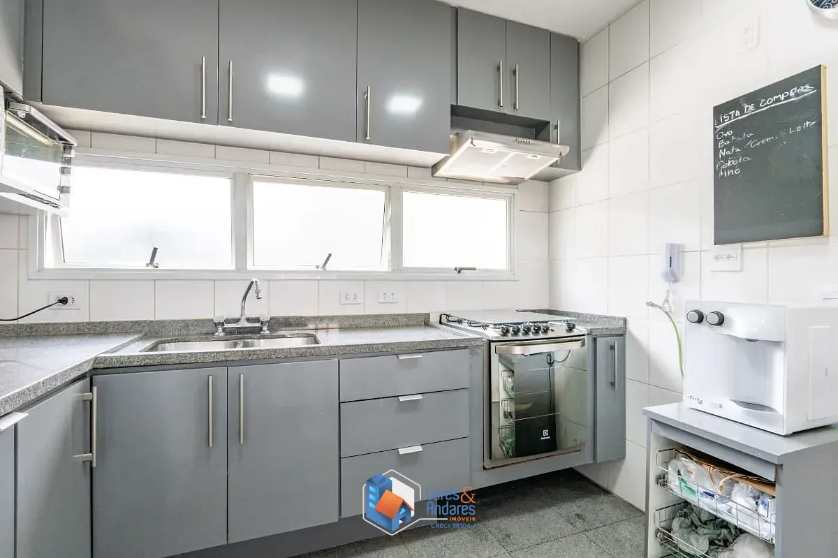Imagem Casa no condomínio New England Condominium para venda e locação com 4 quartos, sendo 2 suítes, 292m²