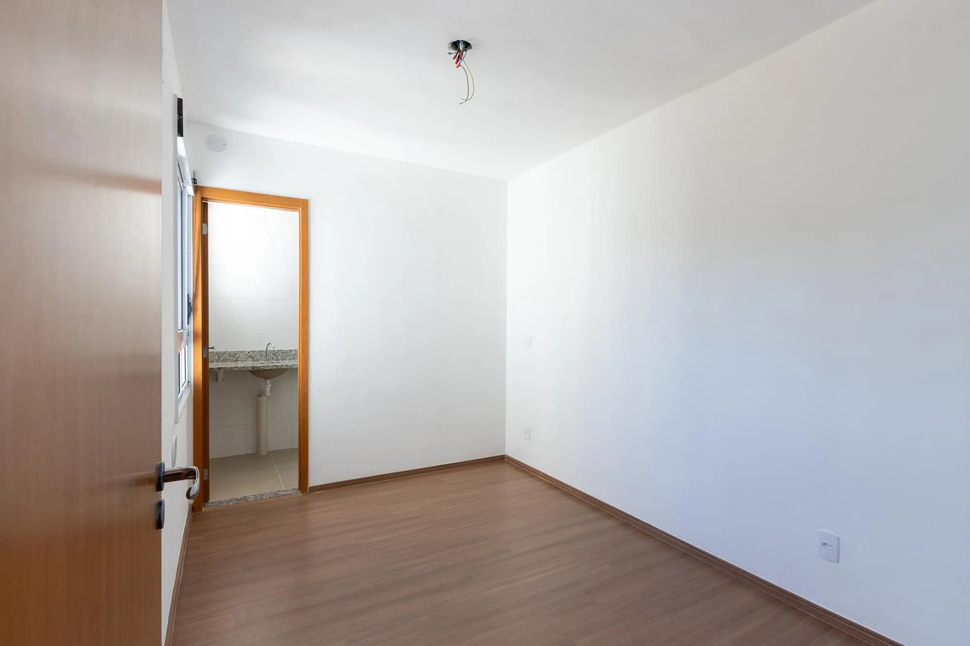 Imagem Apartamento no 5 andar de frente com 2 dormitórios