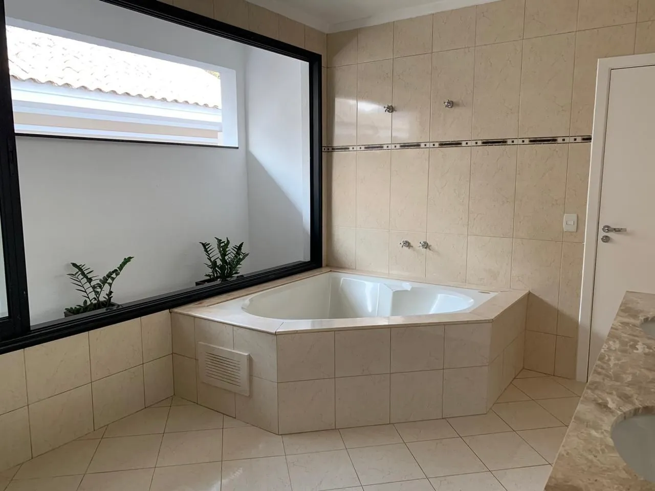 Imagem Excelente Casa no Condomínio Tivoli Park Prox Shopping Iguatemi Sorocaba/SP.