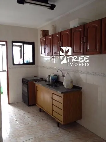 Imagem VENDA DE APARTAMENTO NA PRAIA GRANDE/SP, 80m² com quarto, suíte, sala com varanda, piscina, churrasqueira, 1 vaga e a 2 quadras da praia. CONSULTE-NOS