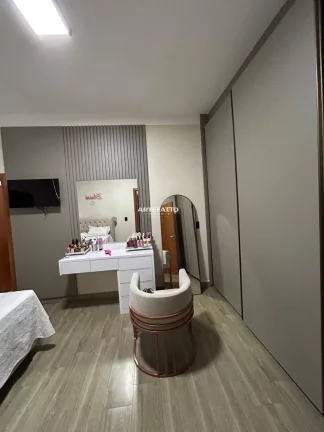 Imagem Vende-se Sobrado Alto Padrão no Zanetti