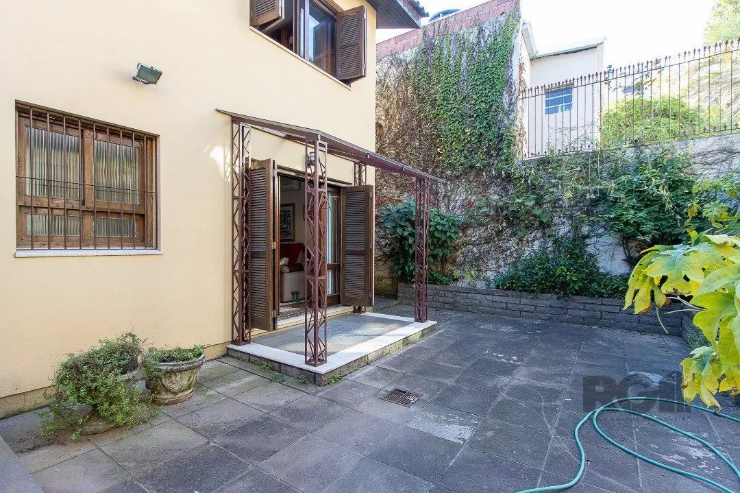 Imagem Casa tipo sobrado, com 3 dormitórios em Canoas