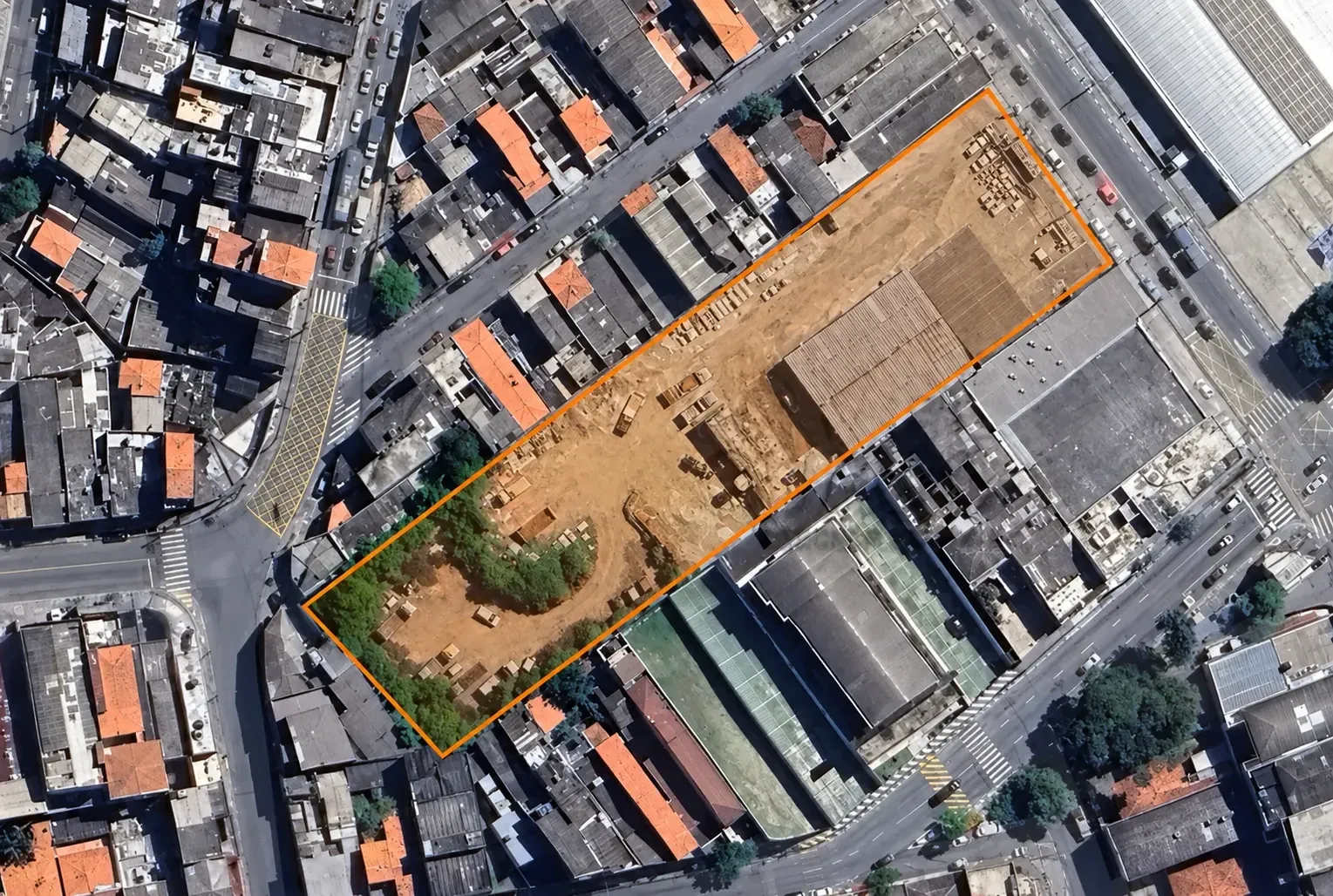 Terreno à Venda, 5.360 m² em Santo Antônio - Osasco