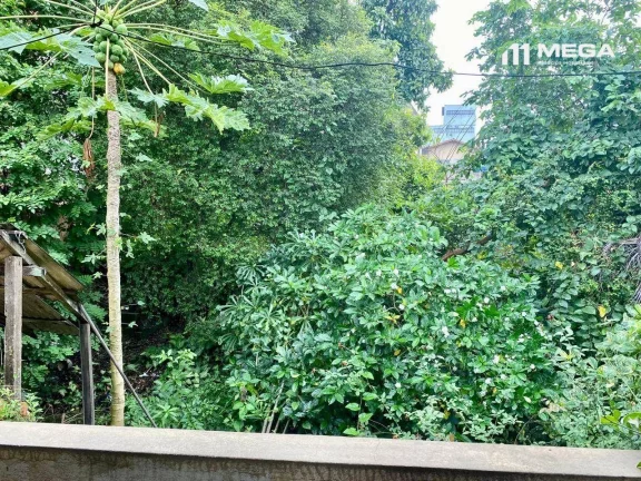 Imagem VENDA - CASA em área comercial com 2 LOJAS e 3 dormitórios à venda, 200 m² por R$ 700.000 - Santana - Cariacica/ES